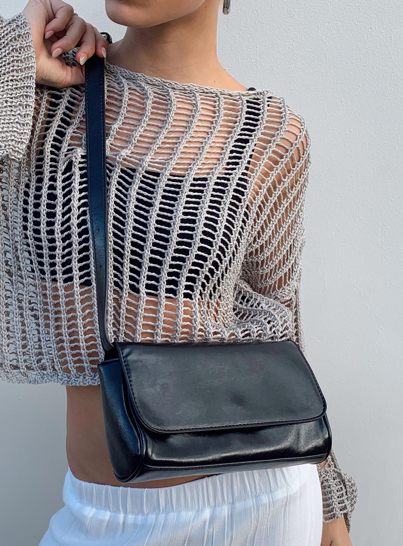 Darlo Shoulder Bag Black-Oh Mollys