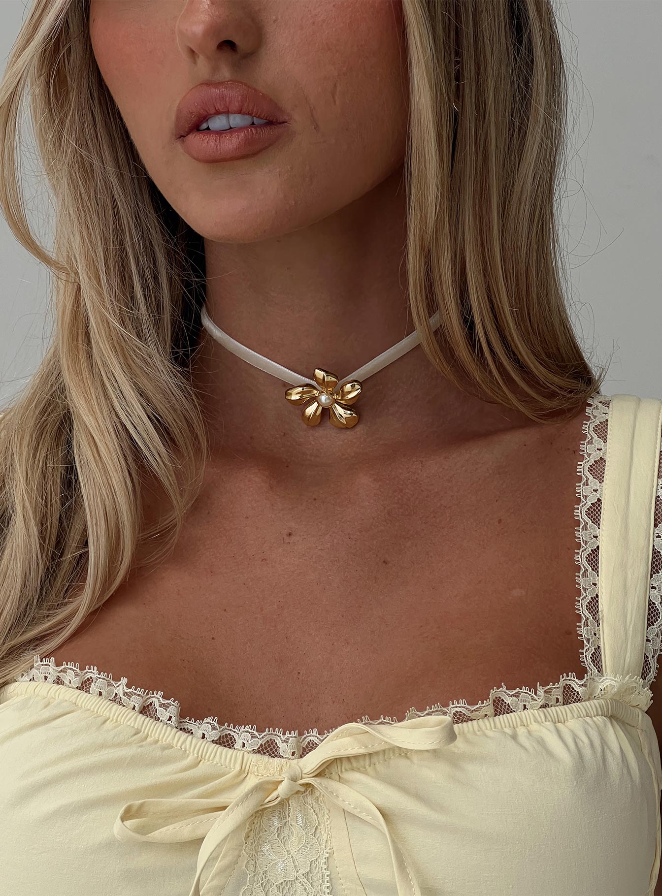 Finlie Tie Flower Choker Gold-Oh Mollys