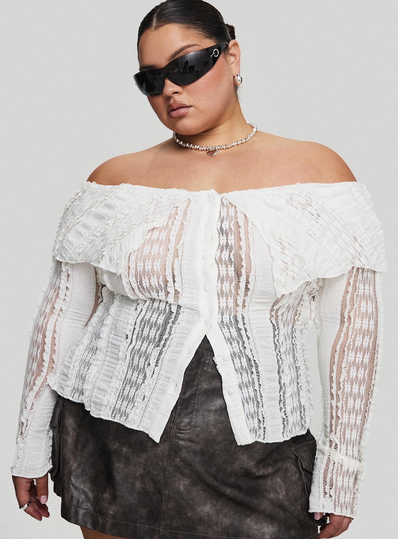 Lisbeth Off The Shoulder Top White Curve-Oh Mollys
