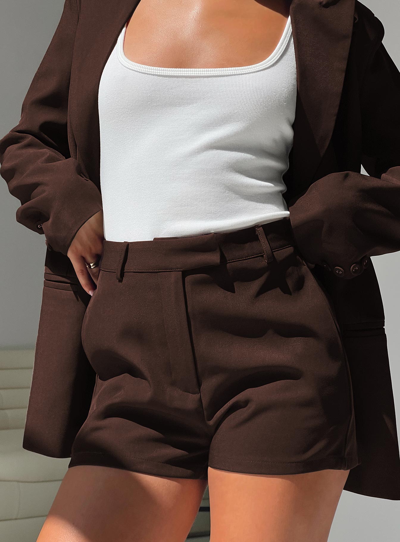 Ellerie Tailored Shorts Chocolate-Oh Mollys