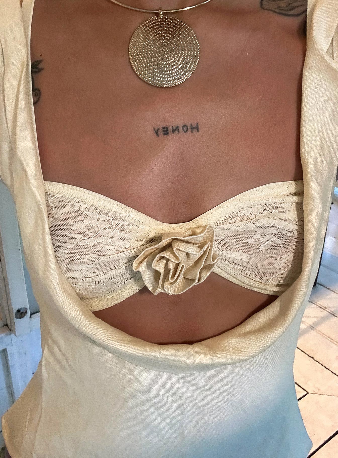 Delilah Top Ivory-Oh Mollys