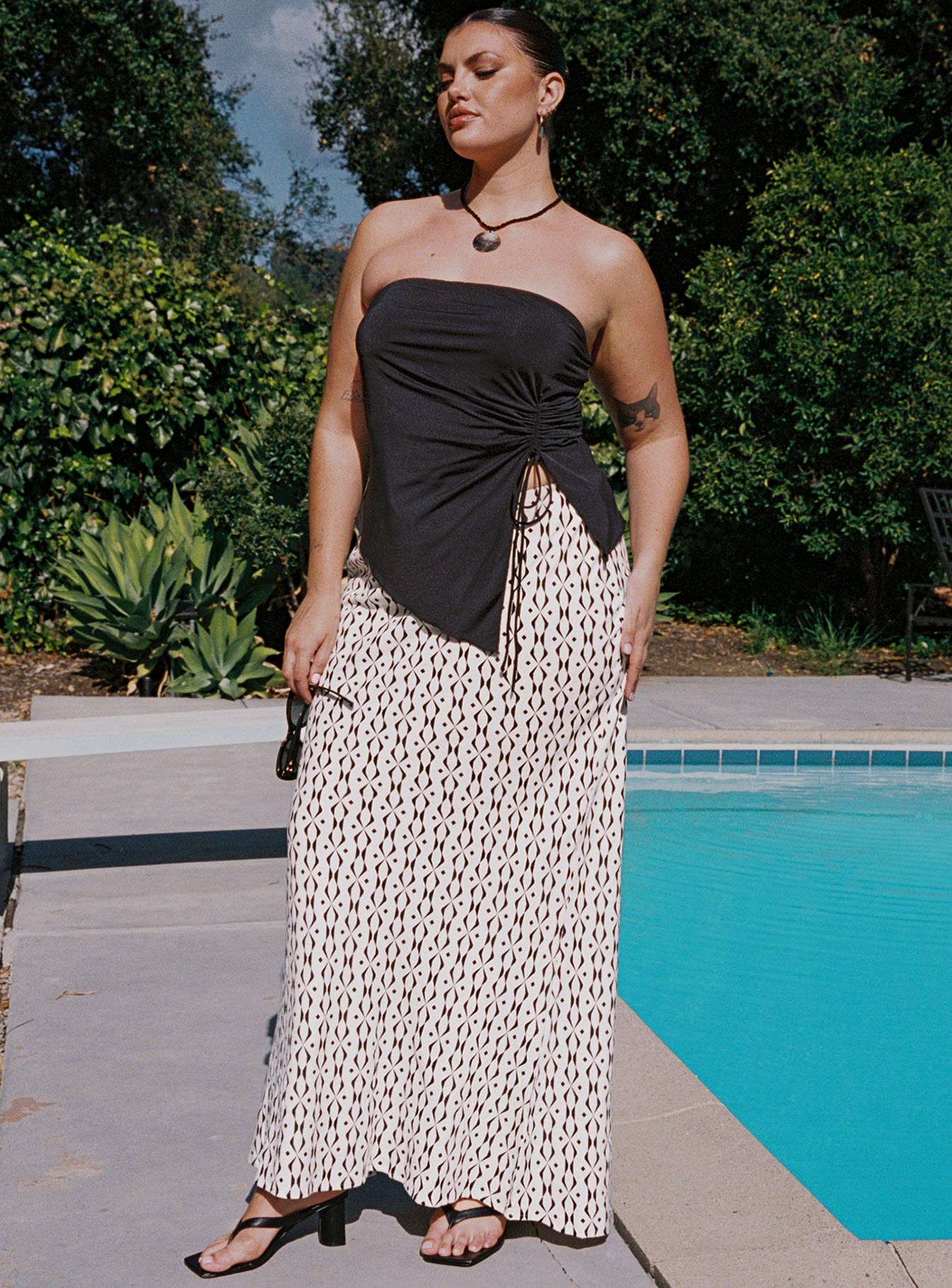 Mercer Linen Blend Maxi Skirt Black / White Curve-Oh Mollys