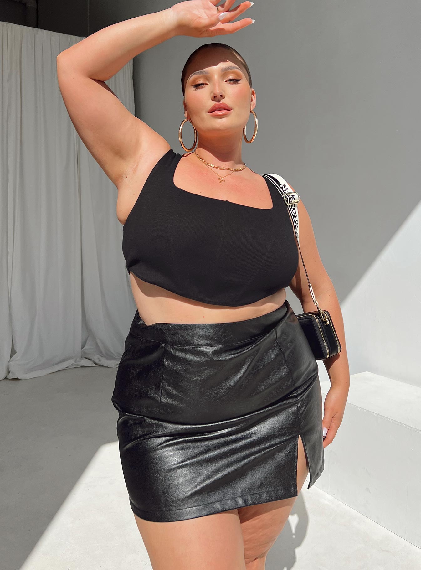 Chelsea Mini Skirt Black Curve-Oh Mollys