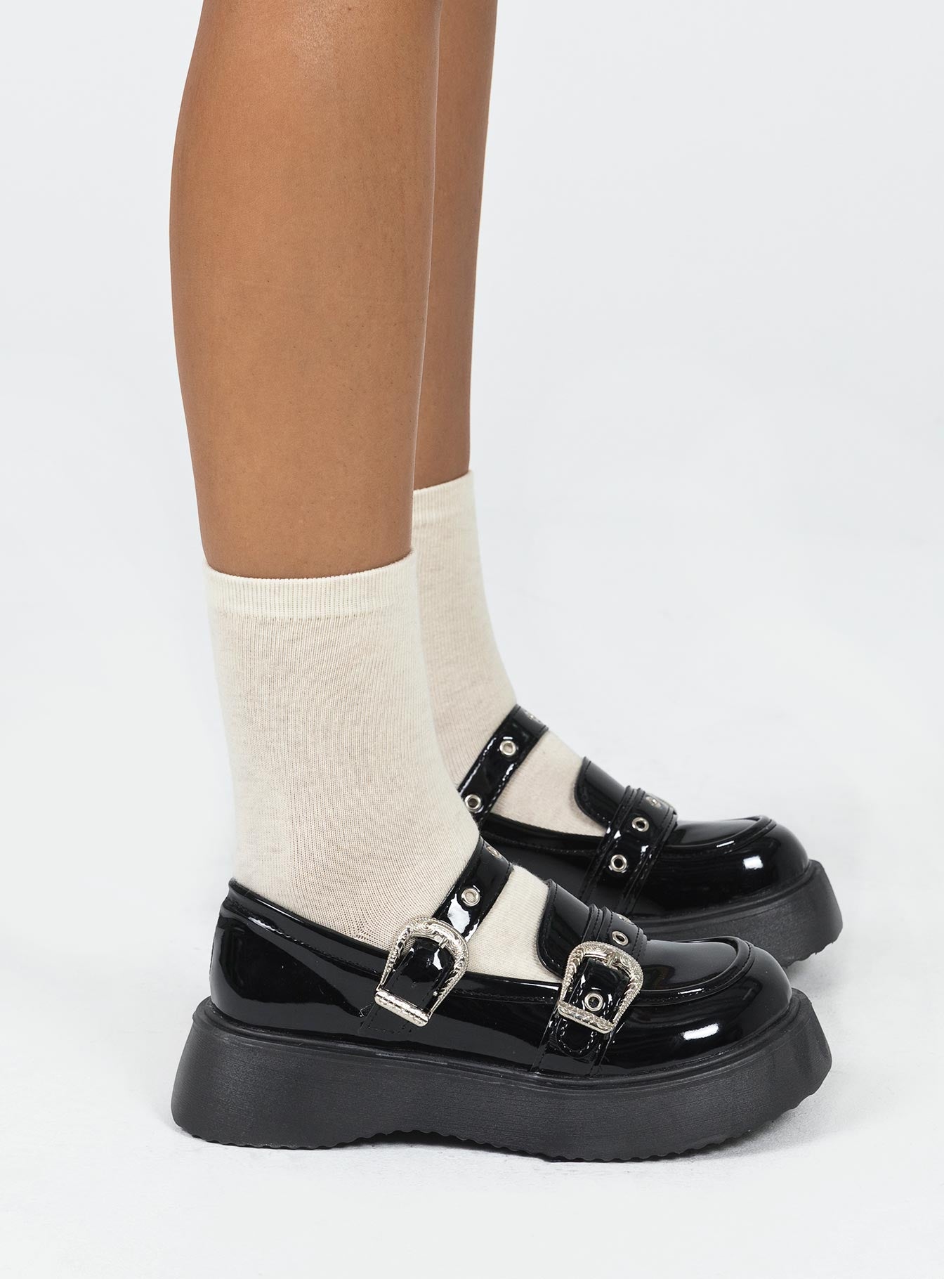 Cordova Flats Black-Oh Mollys