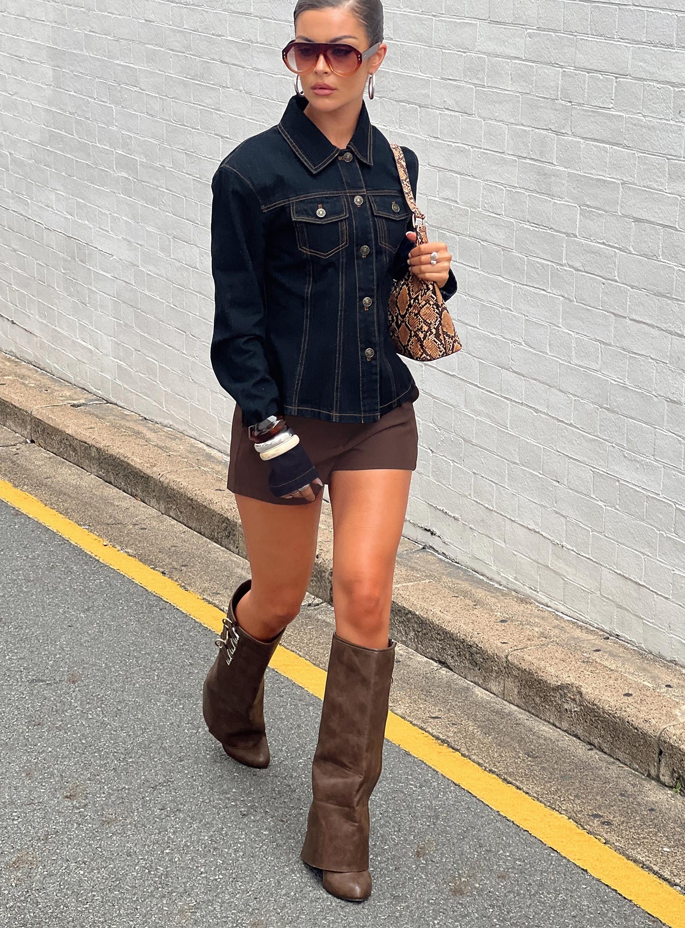 Ellerie Tailored Shorts Chocolate-Oh Mollys