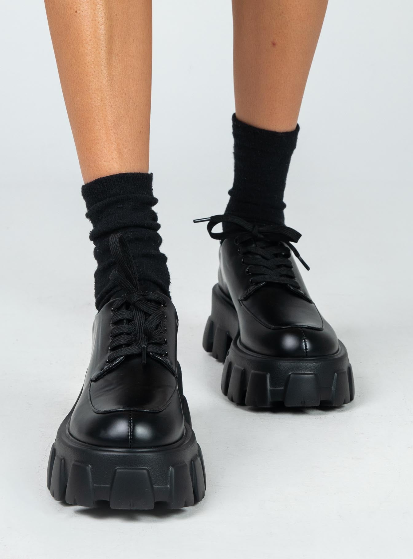 Mia Shoes Black-Oh Mollys