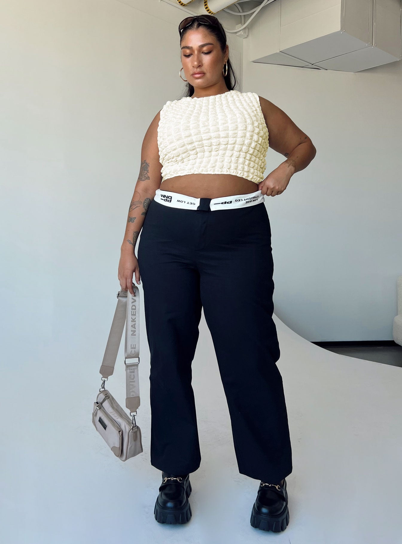 Dava Low Rise Pants Black Curve-Oh Mollys