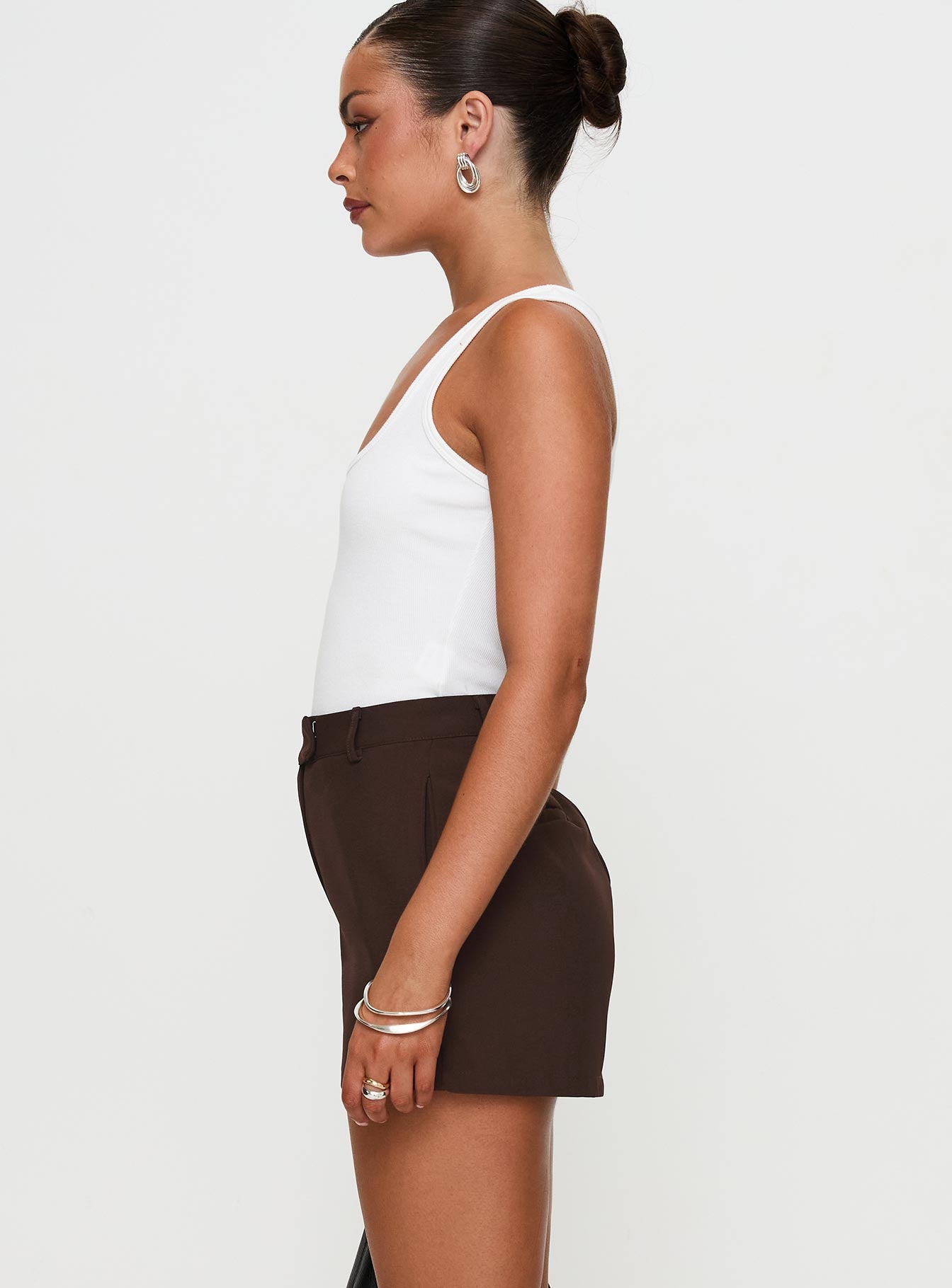 Ellerie Tailored Shorts Chocolate-Oh Mollys