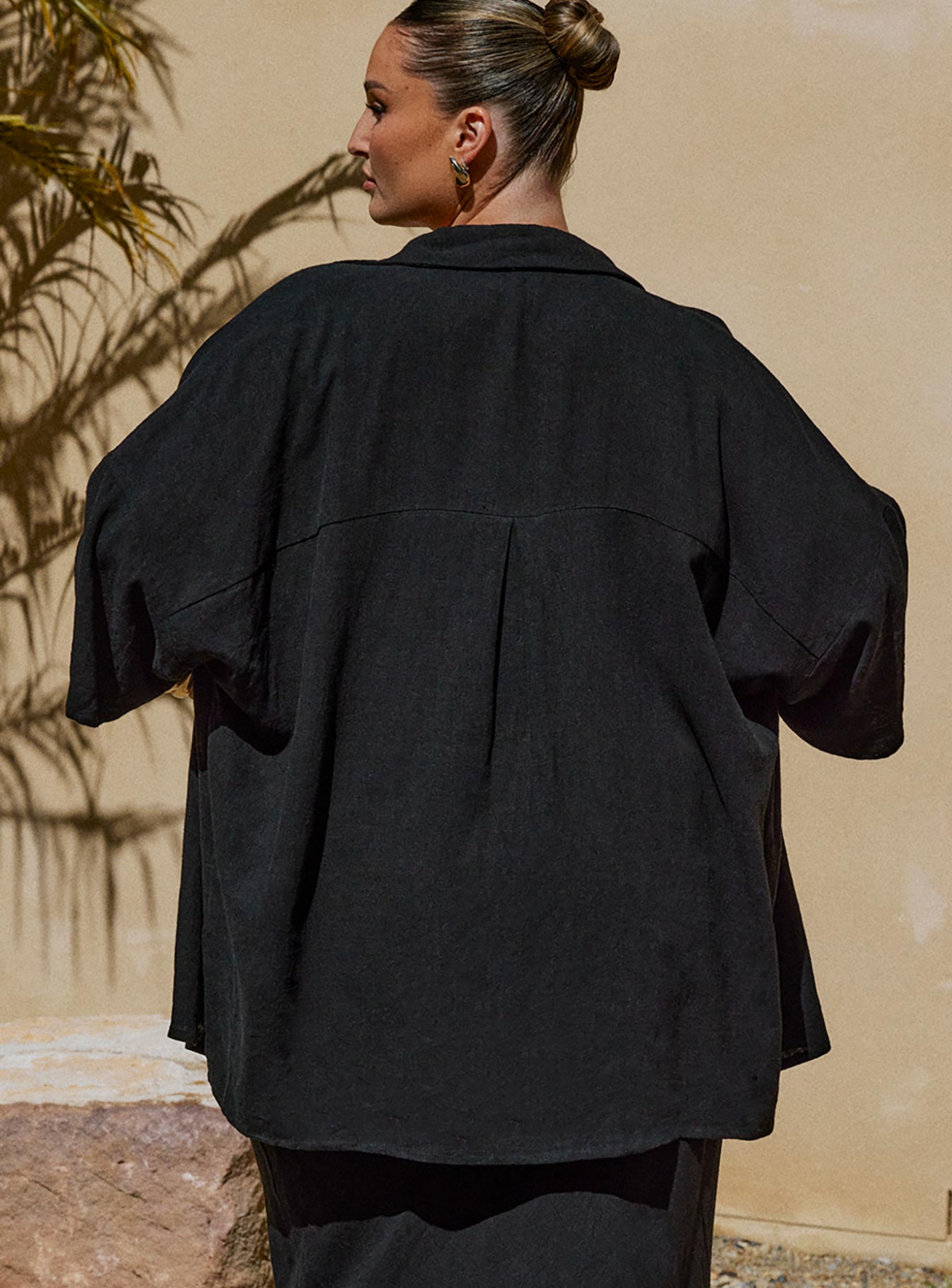 Guava Linen Blend Shirt Black Curve-Oh Mollys