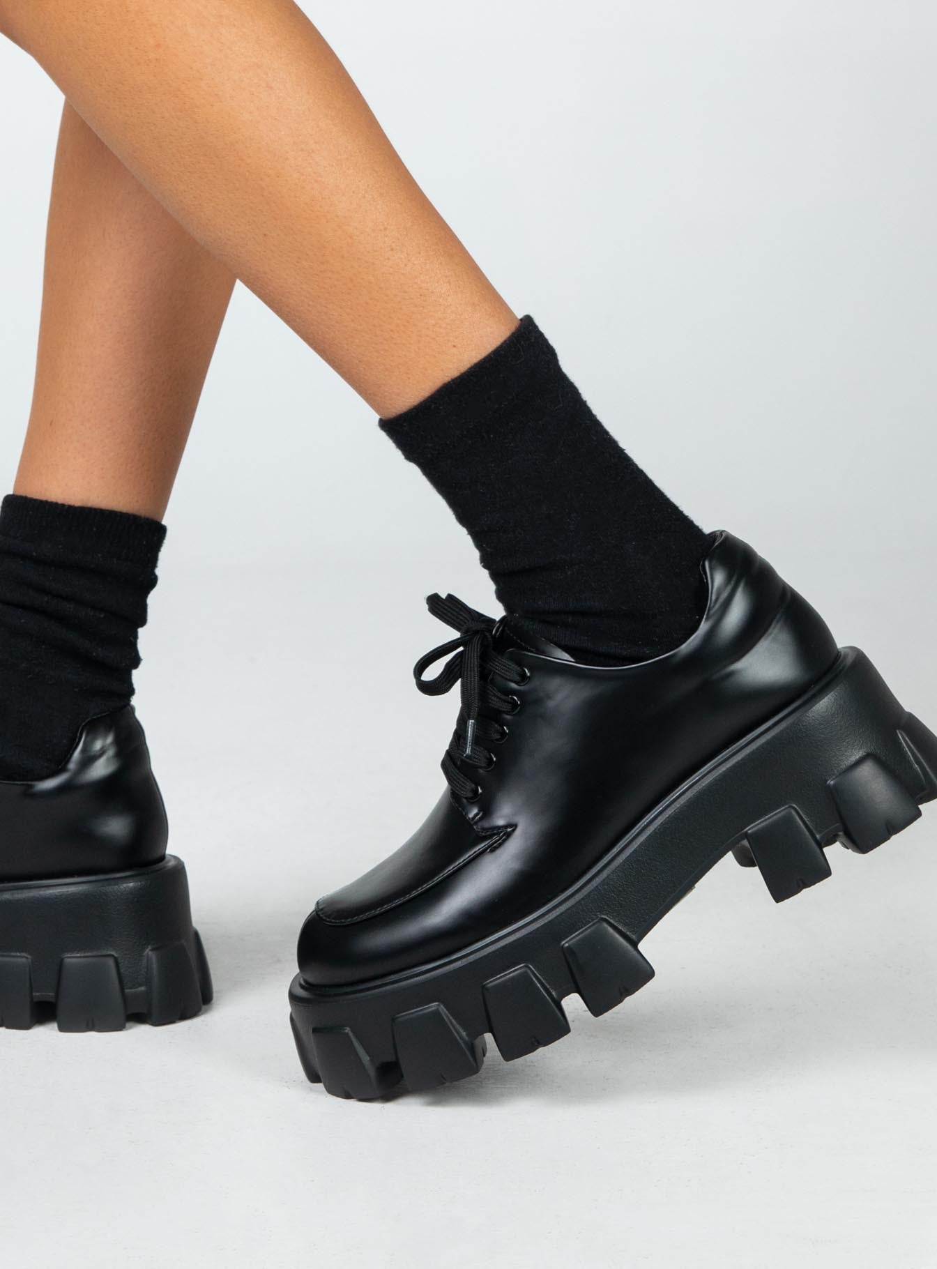 Mia Shoes Black-Oh Mollys