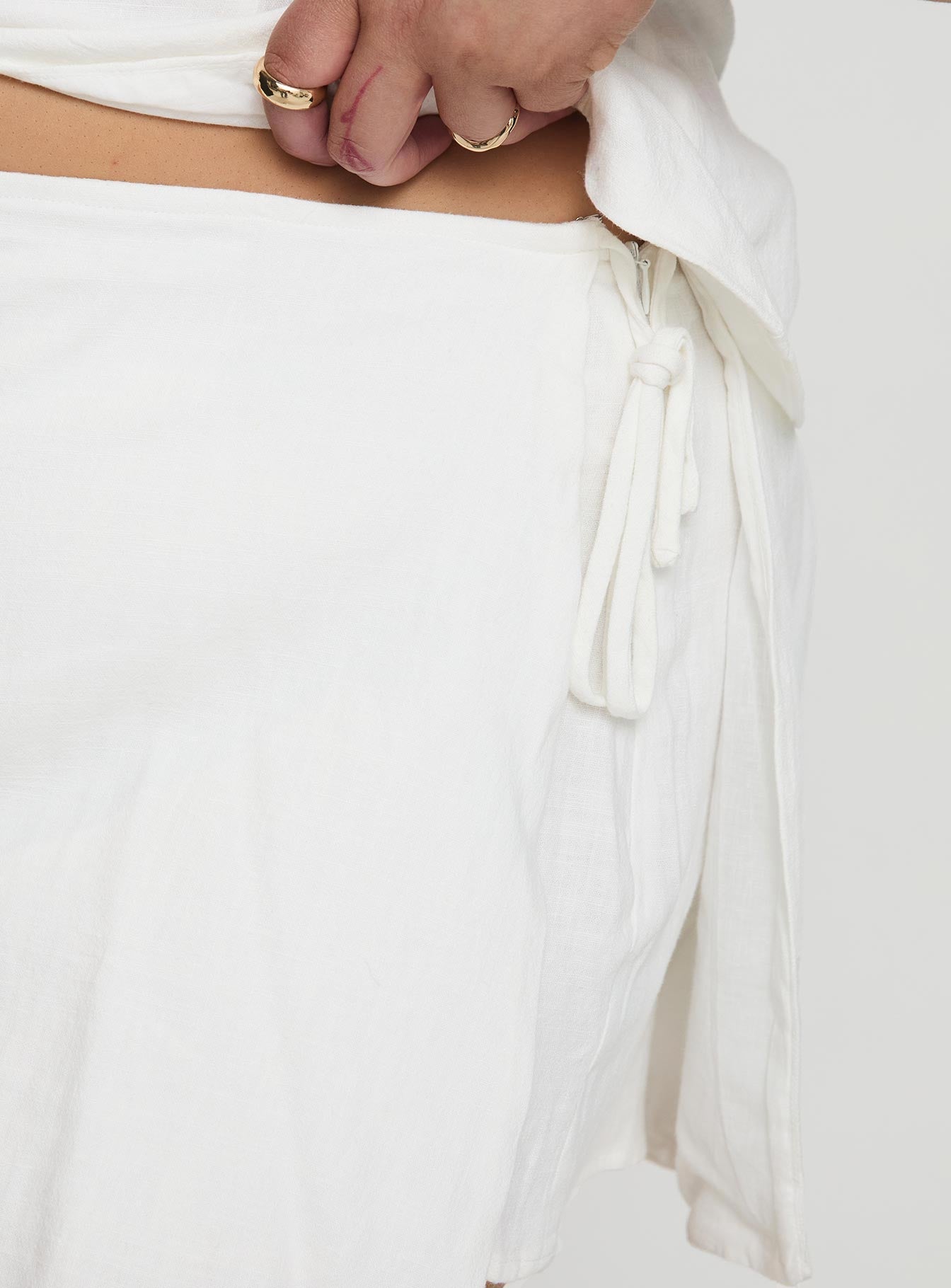 Gulliver Tie Side Mini Skort White Curve-Oh Mollys