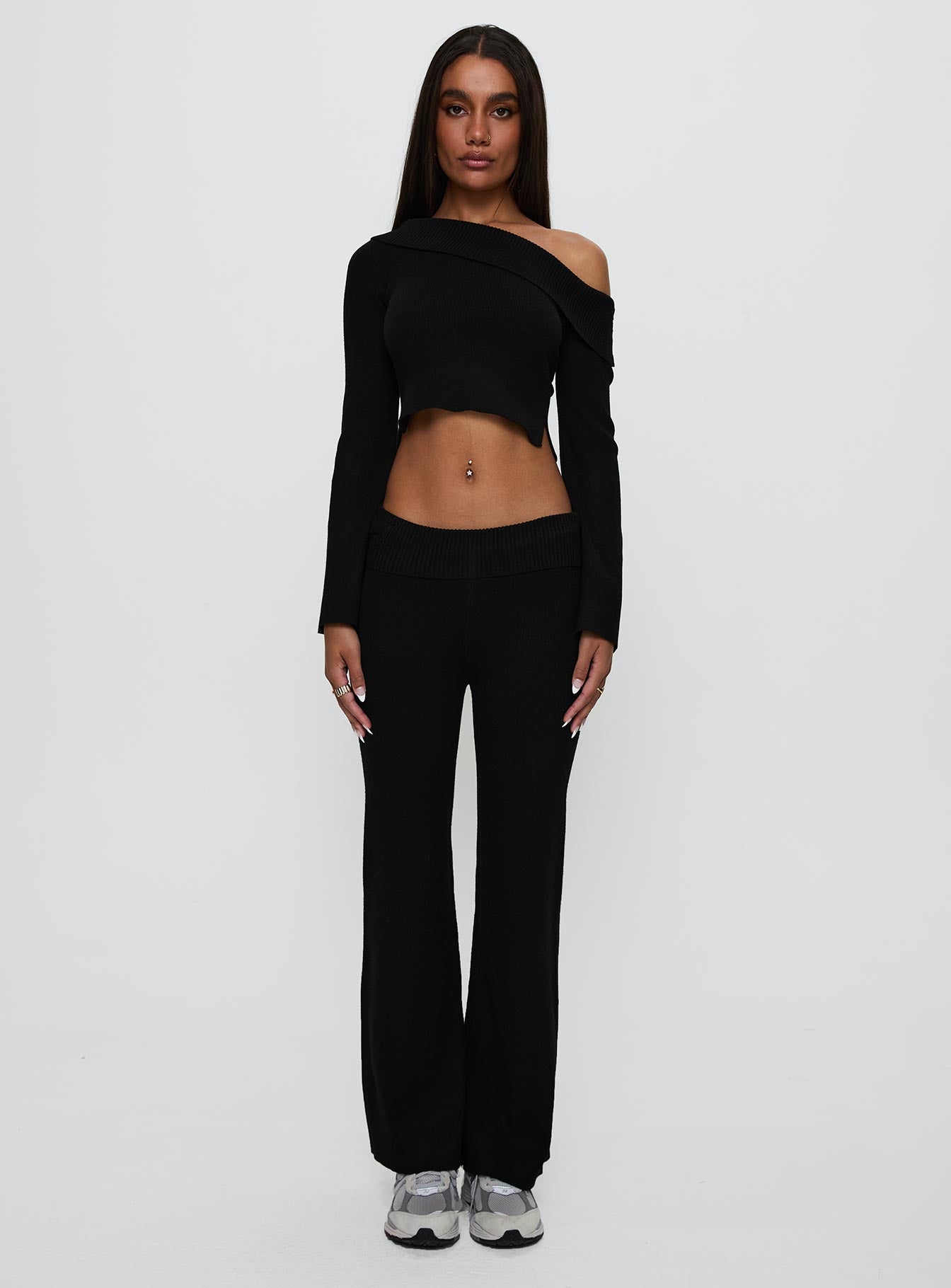 Sina Off The Shoulder Top Black-Oh Mollys