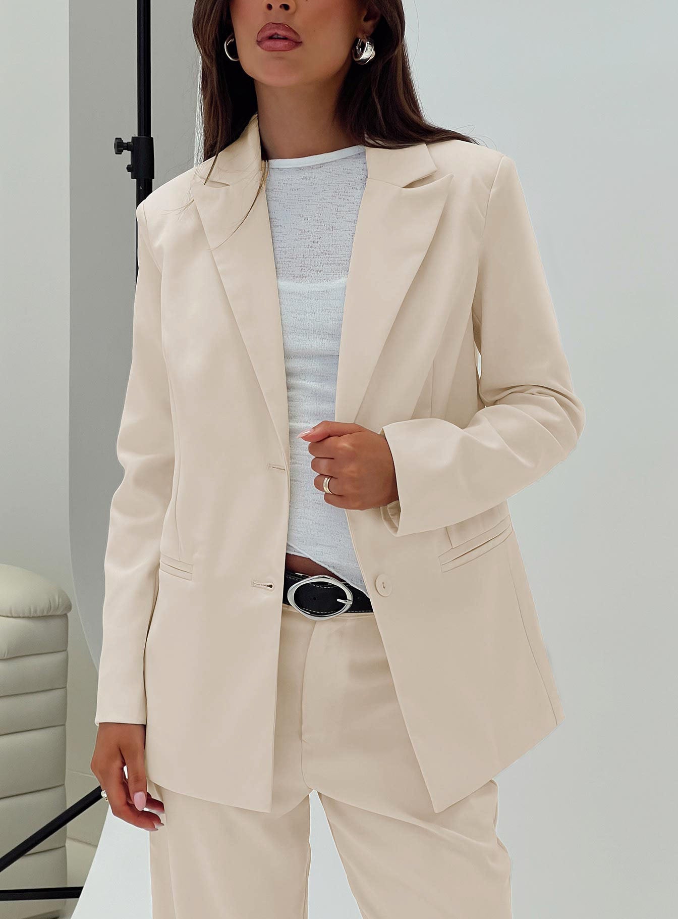 Crowd Pleaser Oversized Blazer Cream-Oh Mollys