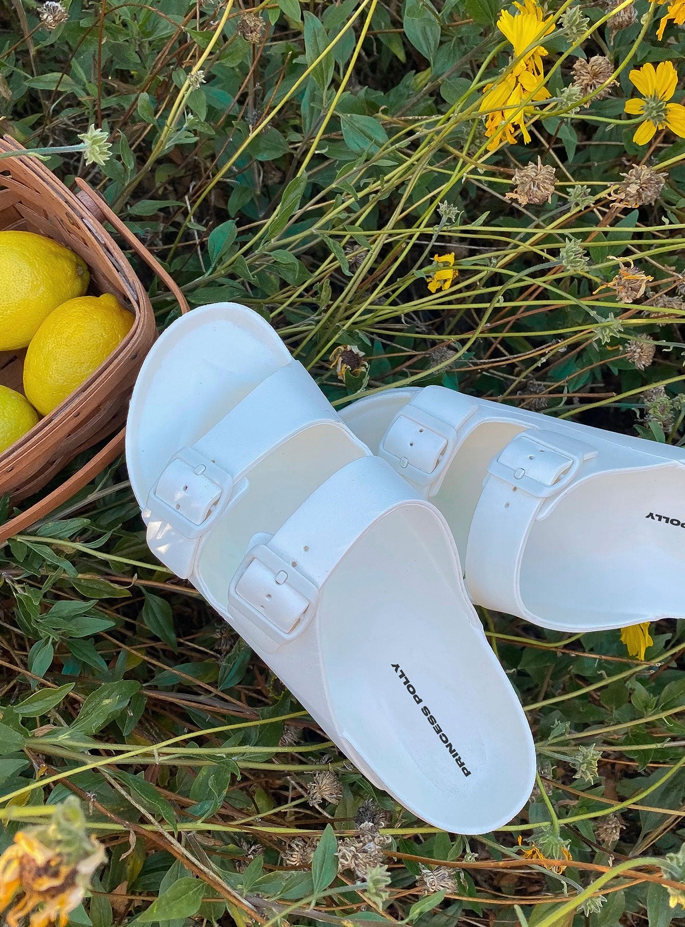 So Cali Flats White-Oh Mollys