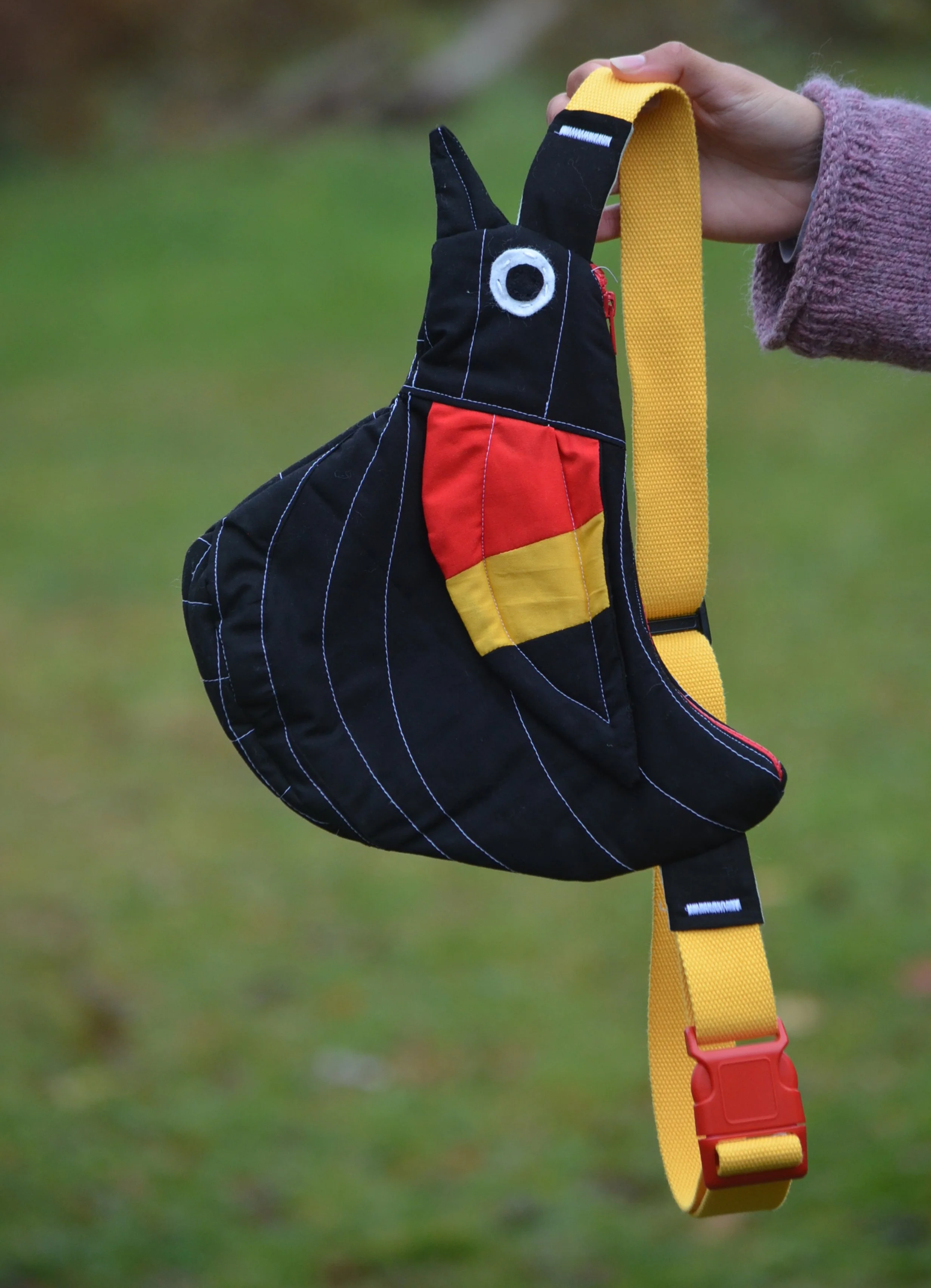 Fly Away Crossbody Bird Bag - Red-Winged Blackbird