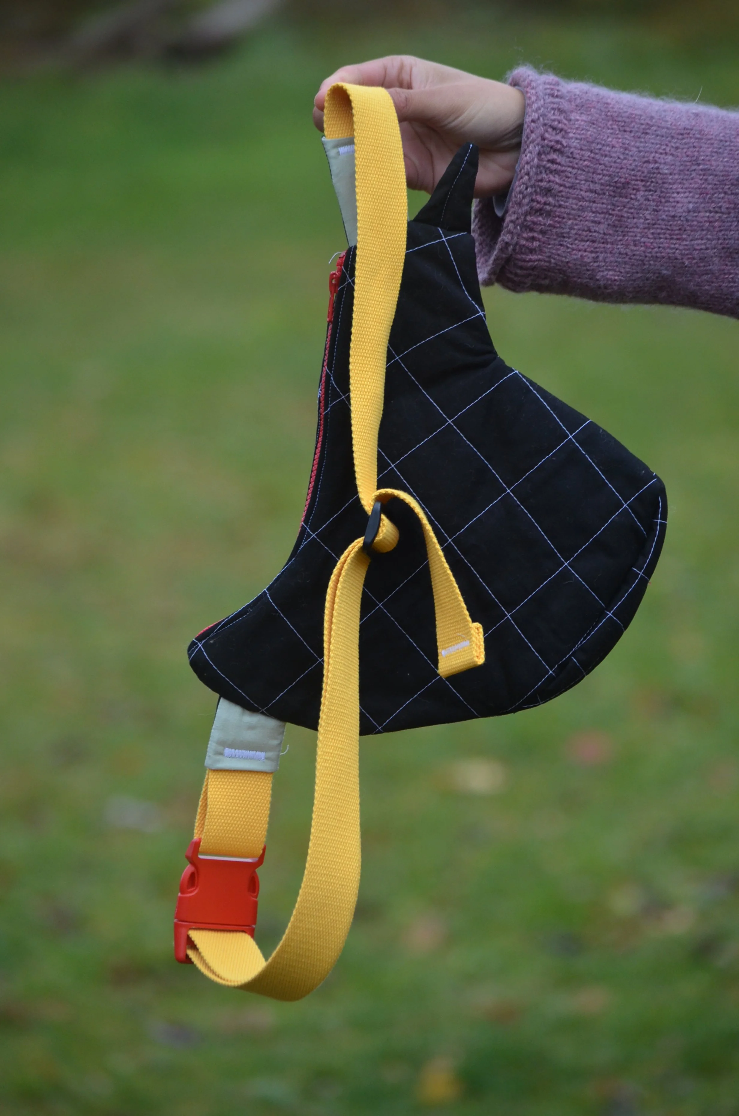 Fly Away Crossbody Bird Bag - Red-Winged Blackbird