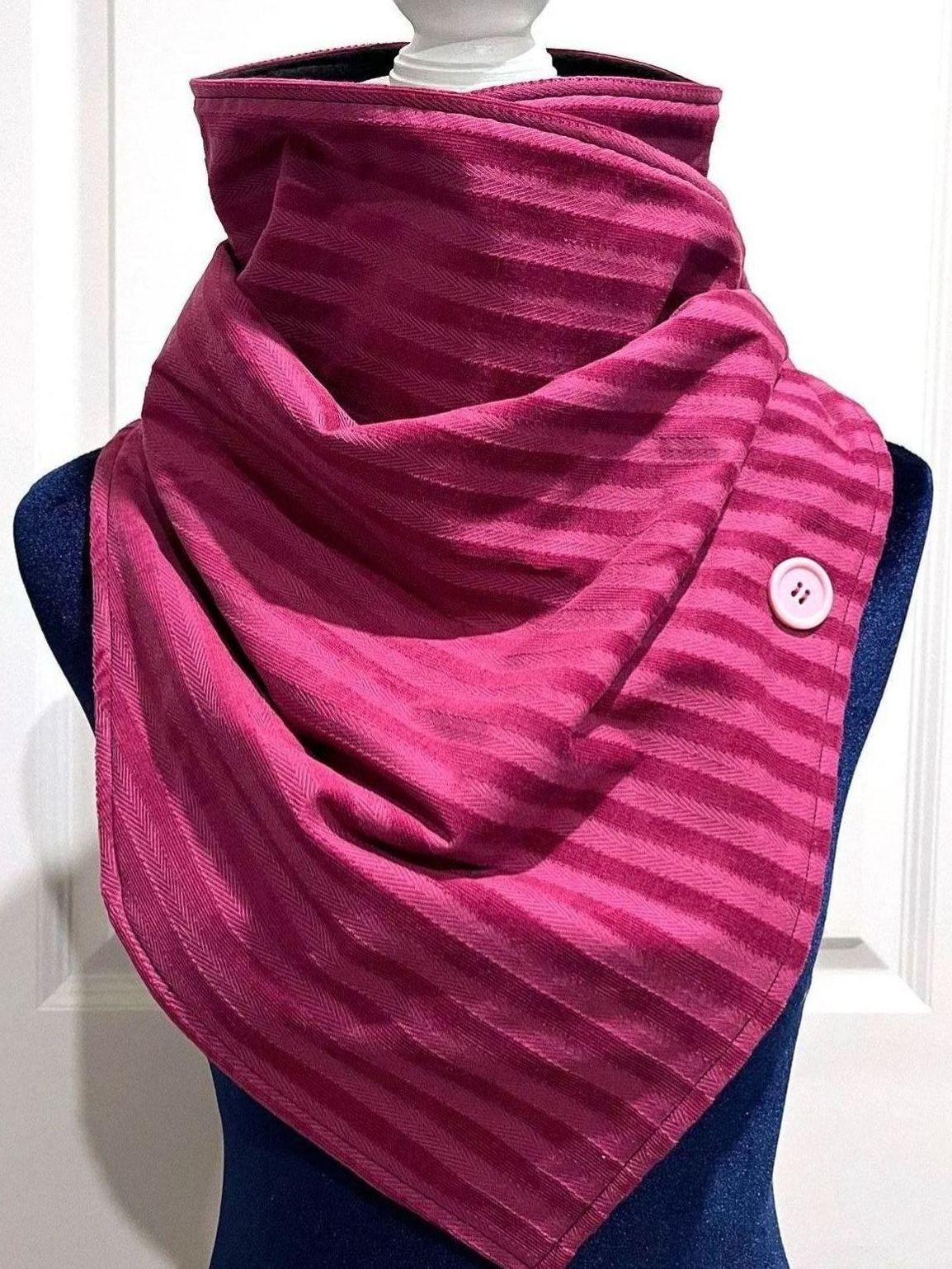 PINK SWADE STRIP Western Warm Neck Hood