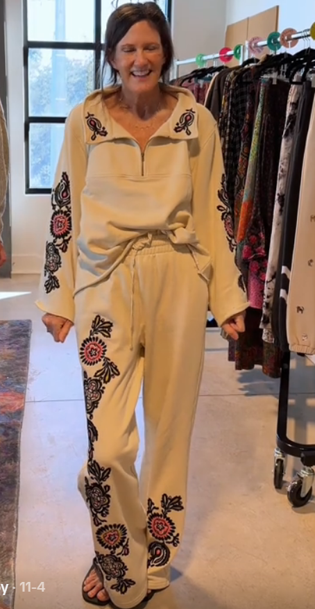 Printed sweatshirt and sweatpants set