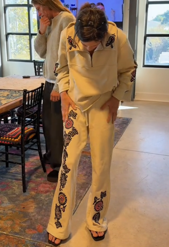 Printed sweatshirt and sweatpants set