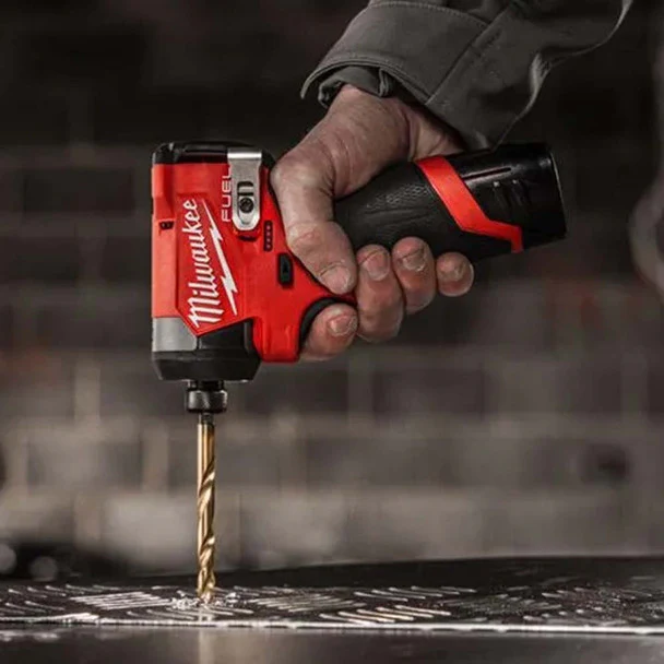 Free-shipping:M12 FPP7A2-624P 12V Fuel 7 Piece Tool Kit with 4 x Battery Charger & Cases 4933492382