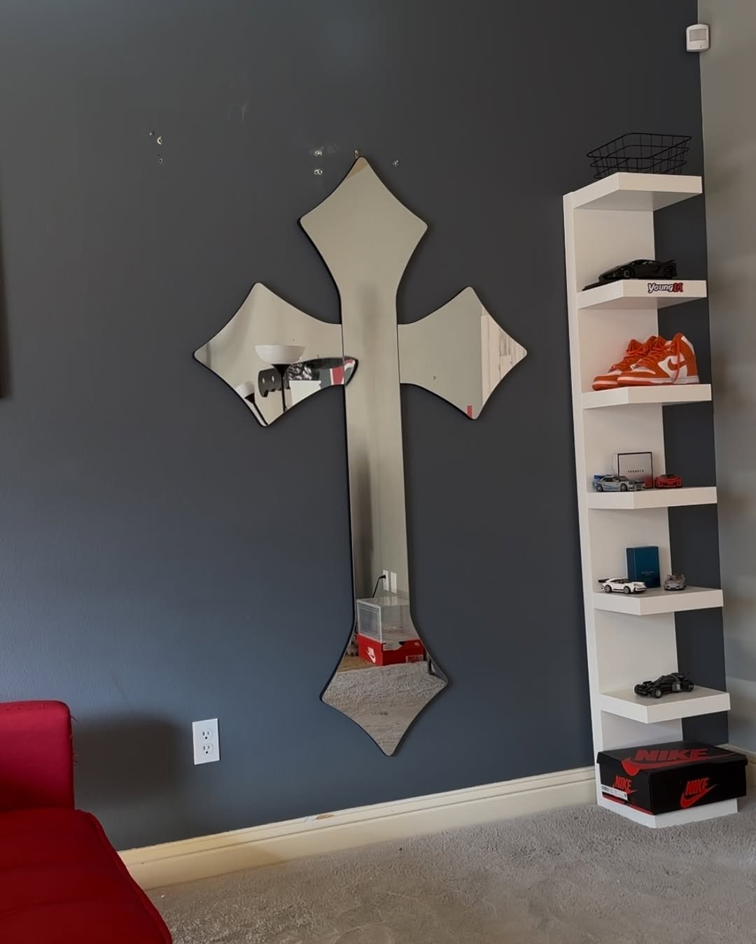 Cross mirror