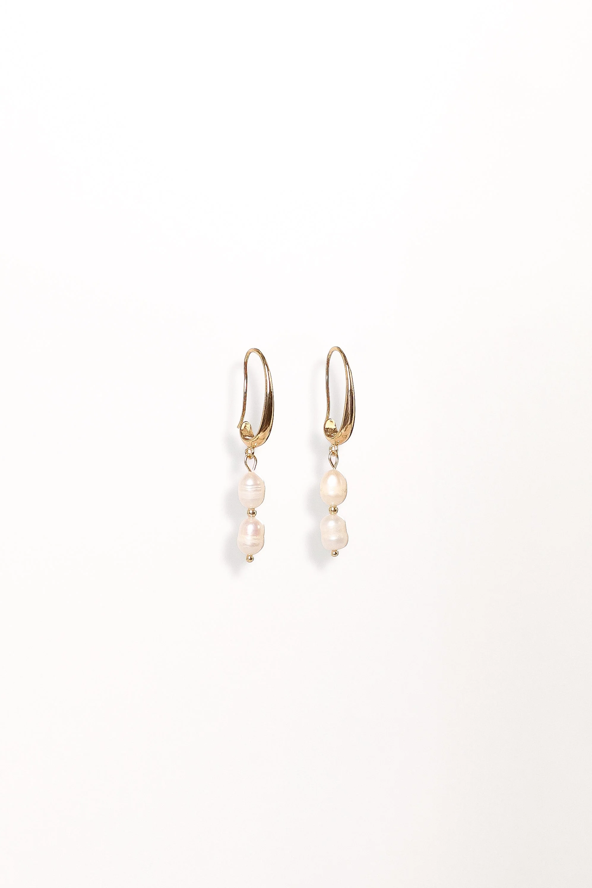 Larissa Pearl Earrings - Gold-Rgtroy