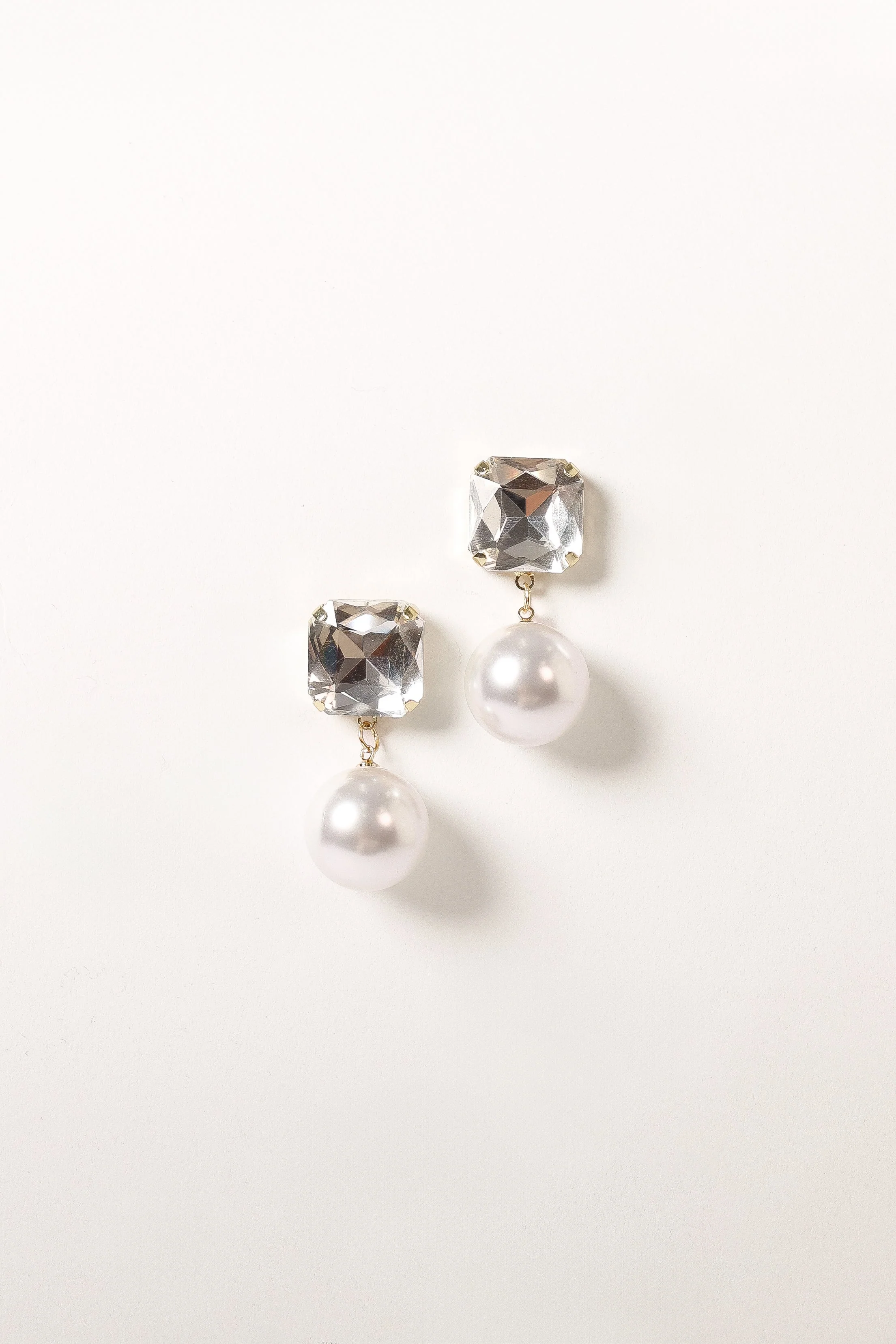 Nadia Earrings - Gold-Rgtroy