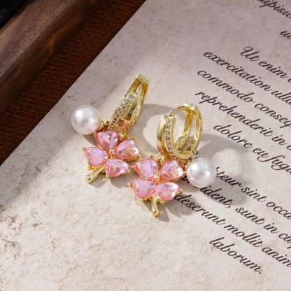 Fashion Earrings with Crystal, Four Leaf Clover and Pearls