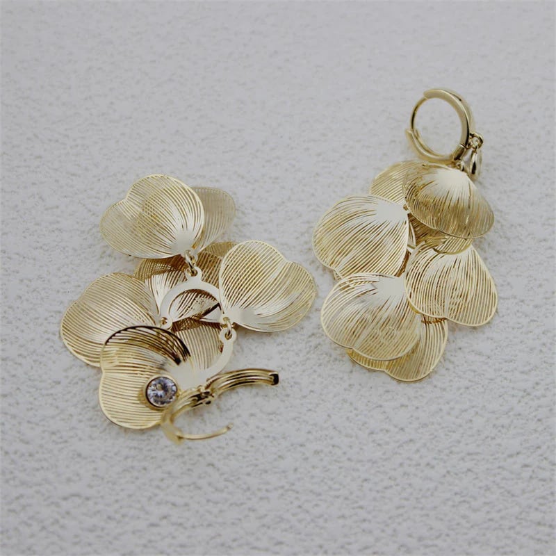 🍀Women’s Layered Leaf Hoop Dangle Earrings