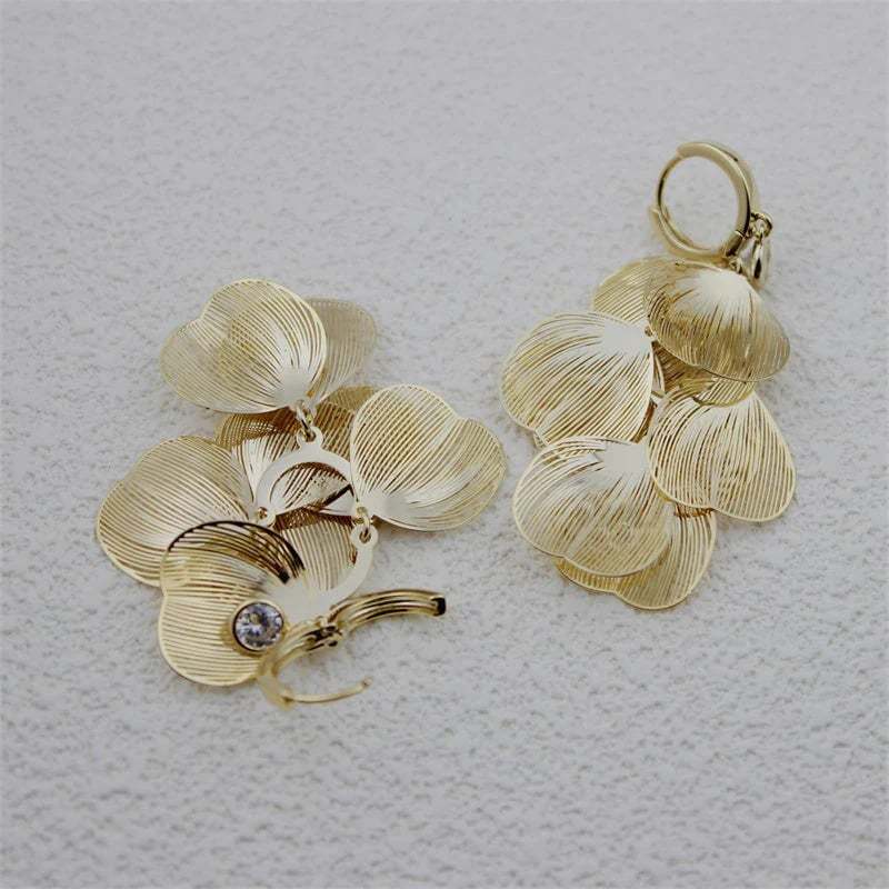 🍀Women’s Layered Leaf Hoop Dangle Earrings