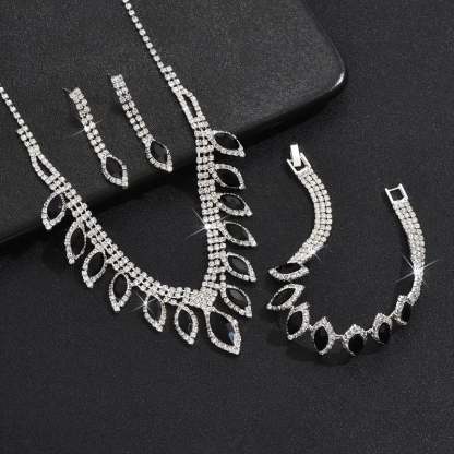 💎New and luxurious crystal necklaces, bracelets and earrings.