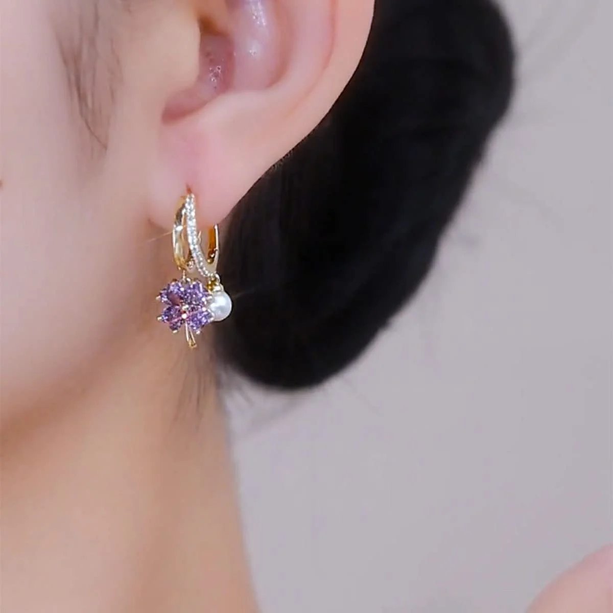 Fashion Earrings with Crystal, Four Leaf Clover and Pearls