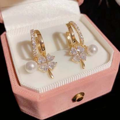 Fashion Earrings with Crystal, Four Leaf Clover and Pearls