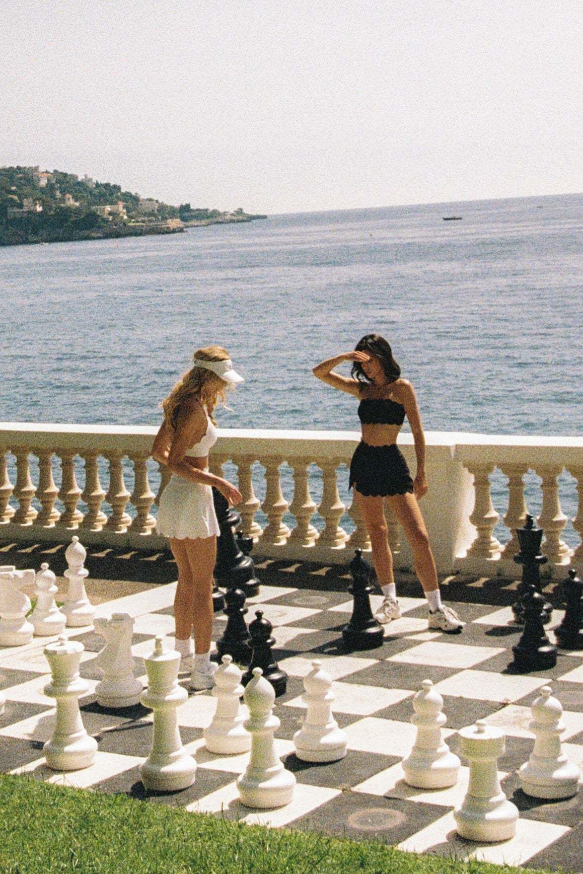 High-Waist Scallop Split Front Skirt