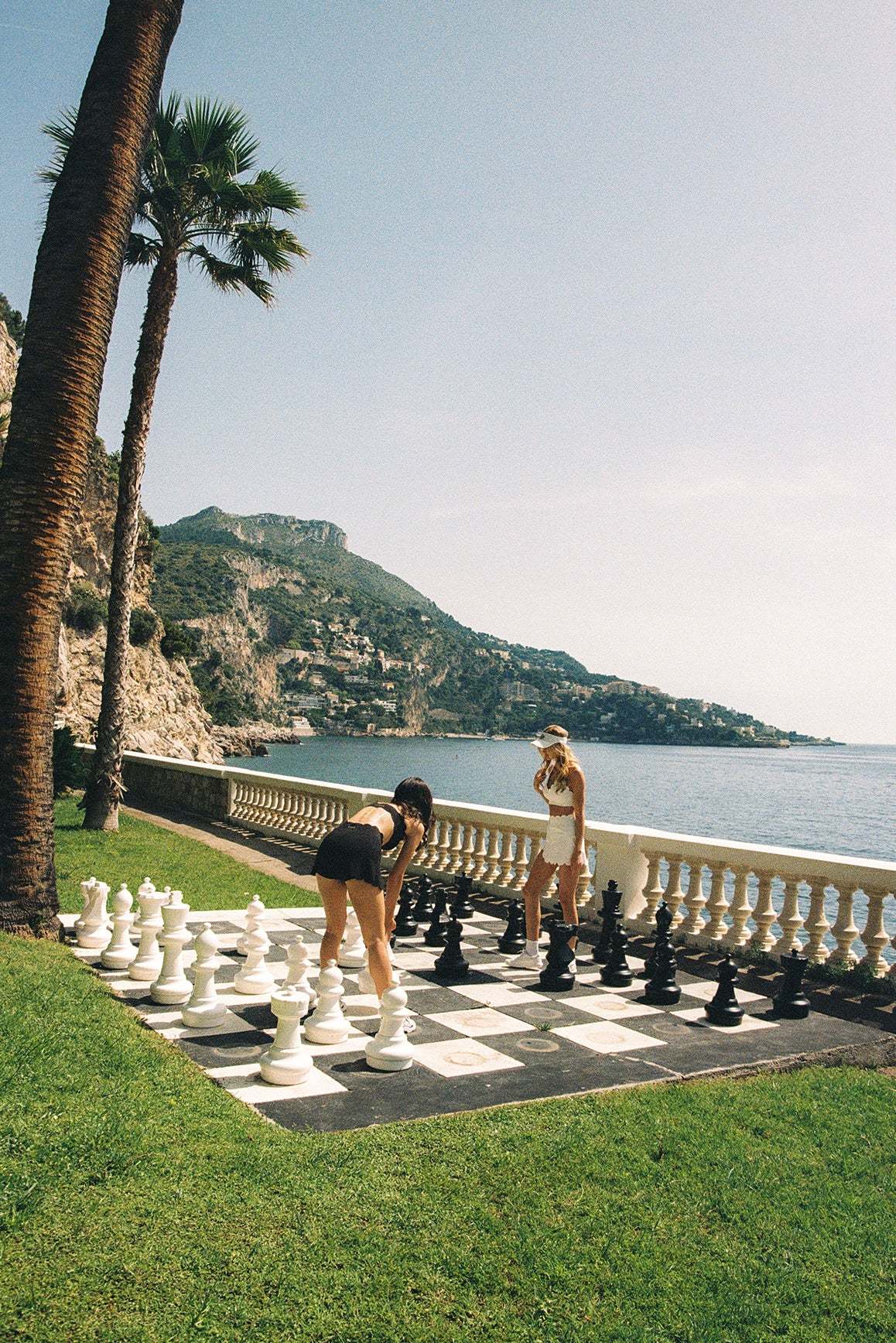 High-Waist Scallop Split Front Skirt