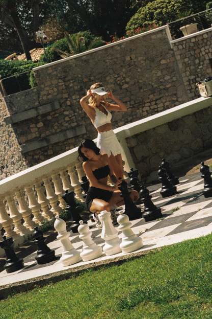 High-Waist Scallop Split Front Skirt