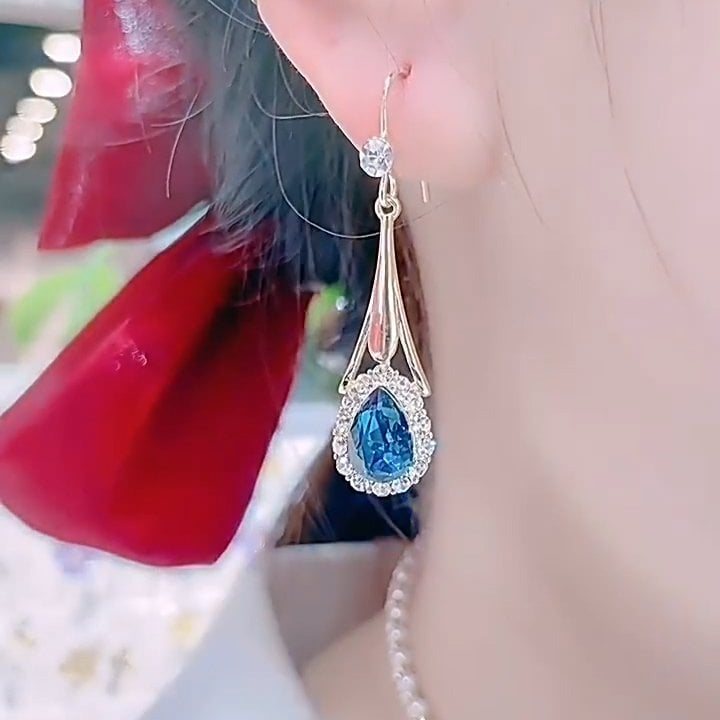（🔥NEW) Blue drop crystal earrings