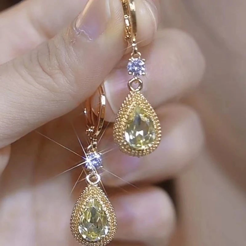 ✨Women's Fashion Teardrop Dangle Earrings💫