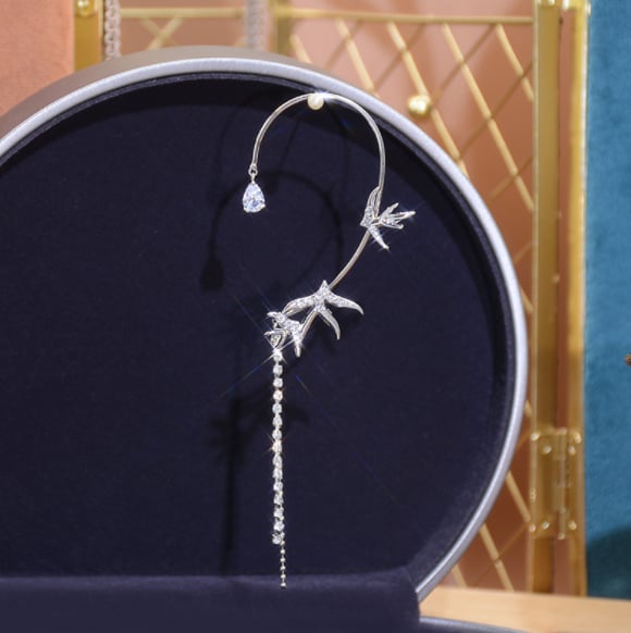 Swallow earrings with tassels