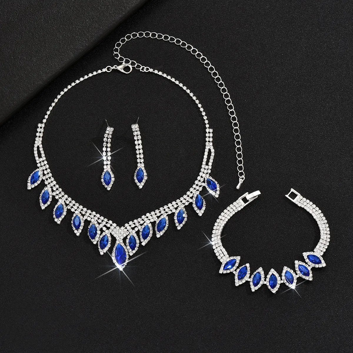 💎New and luxurious crystal necklaces, bracelets and earrings.