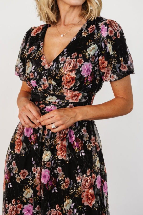 Ladies' Printed Waist Cinching And Large Swing Dress