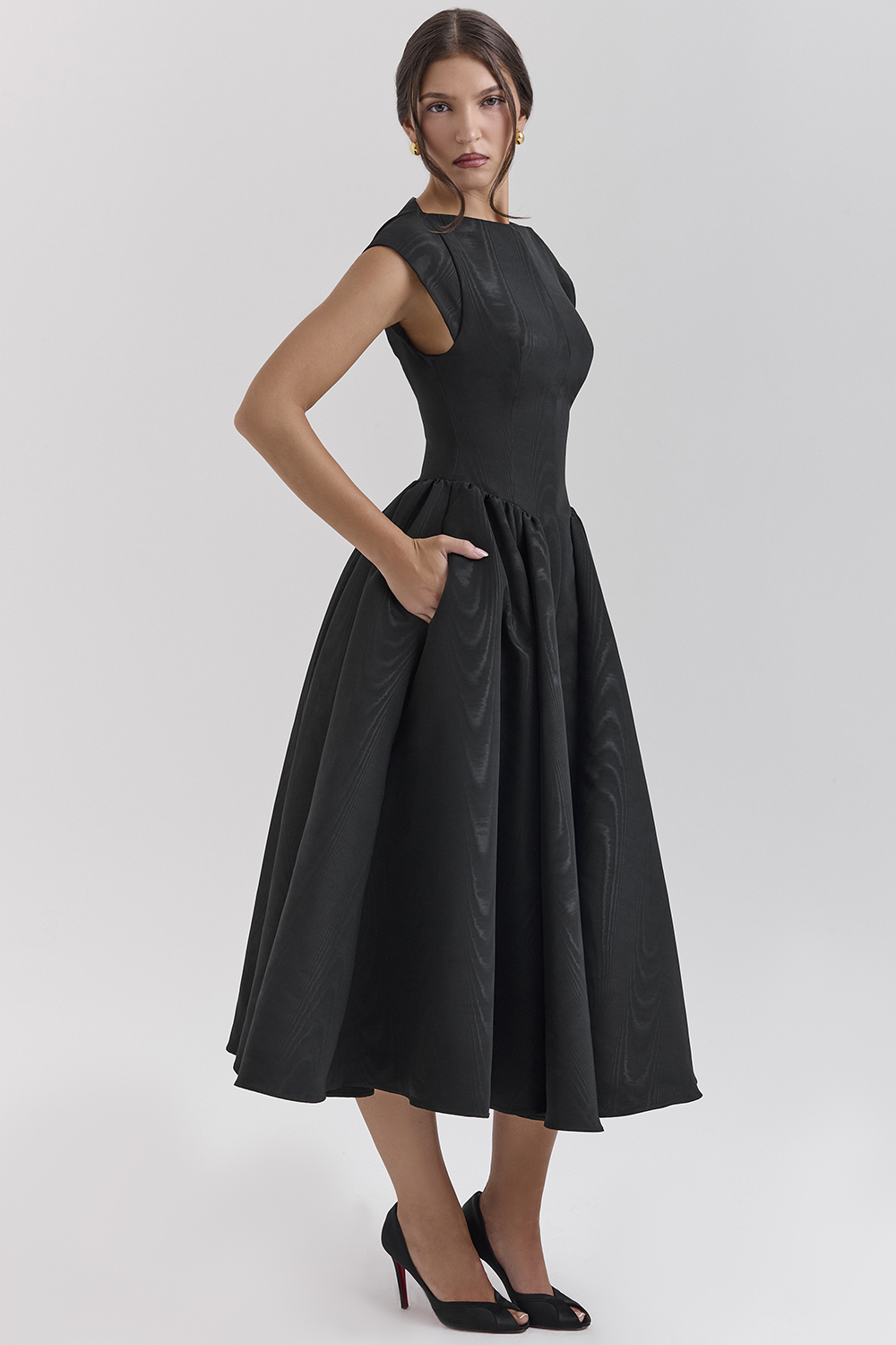 Minimalist Solid Backless Swing Midi Dress
