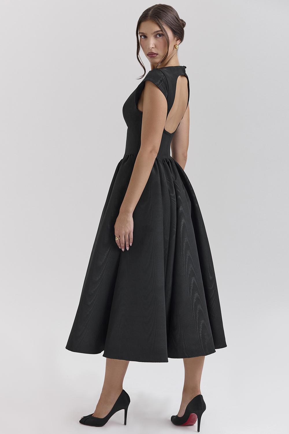 Minimalist Solid Backless Swing Midi Dress