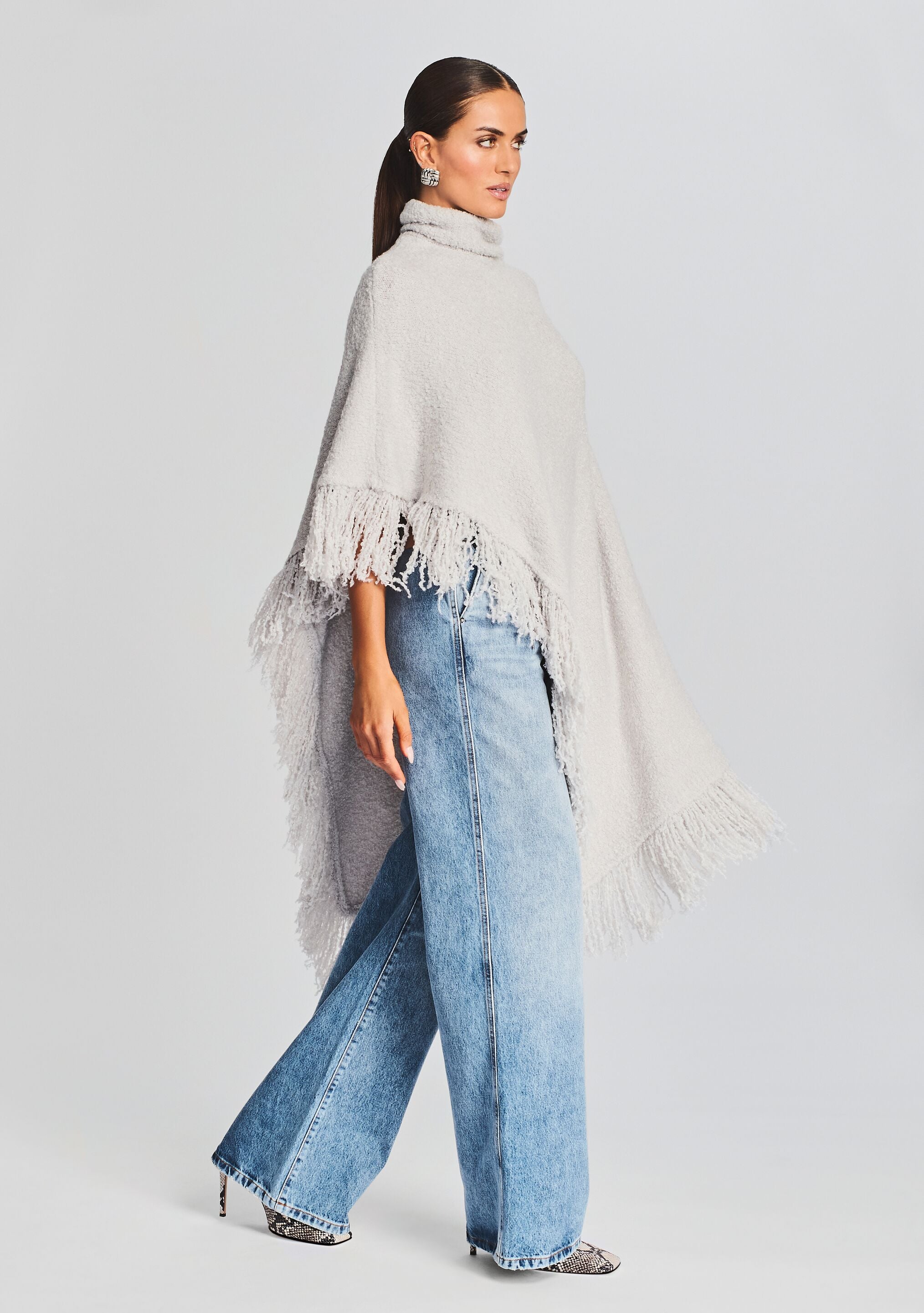 Frost Poncho-Stylulu