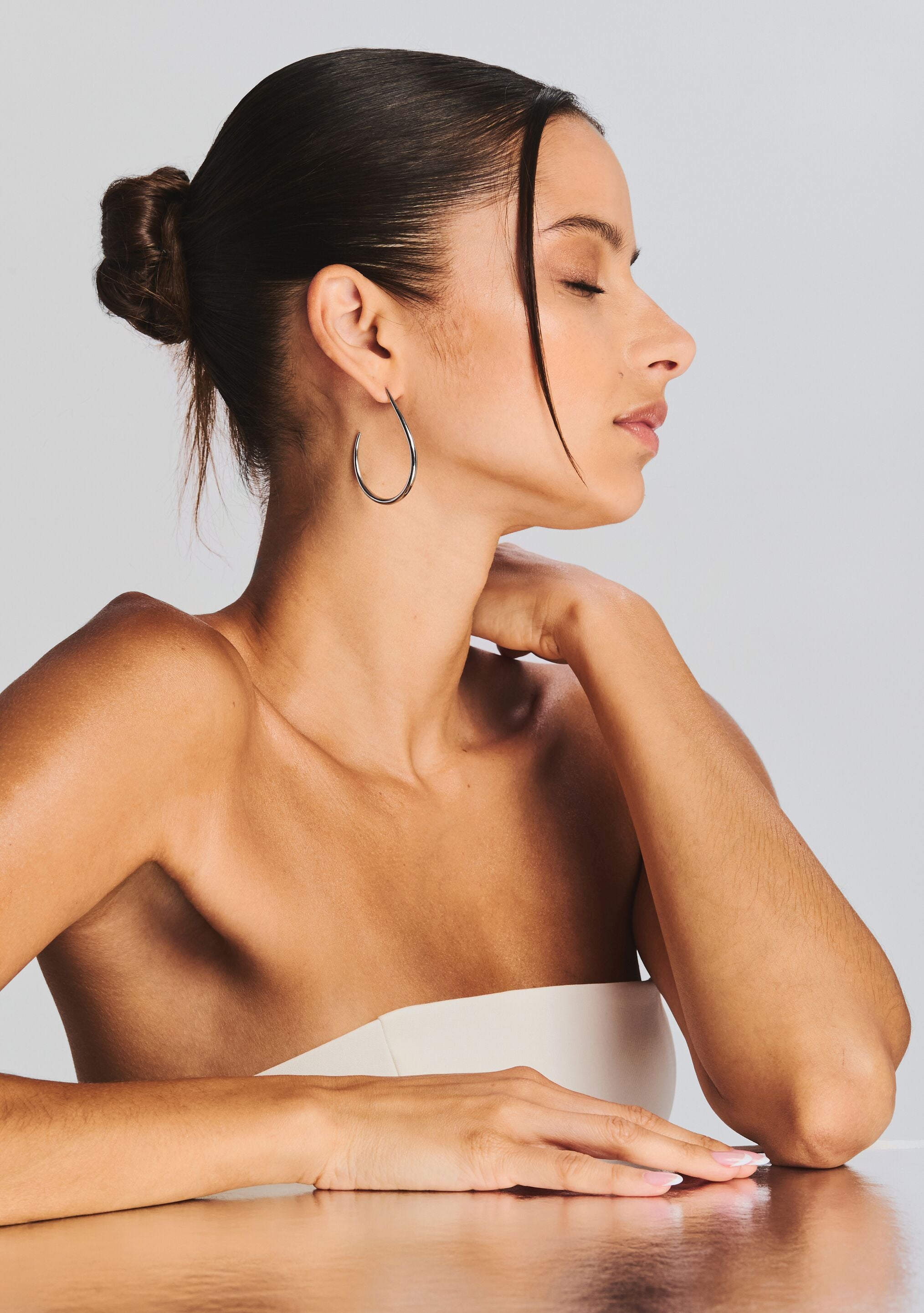 Small Moon Hoop Earrings-Stylulu