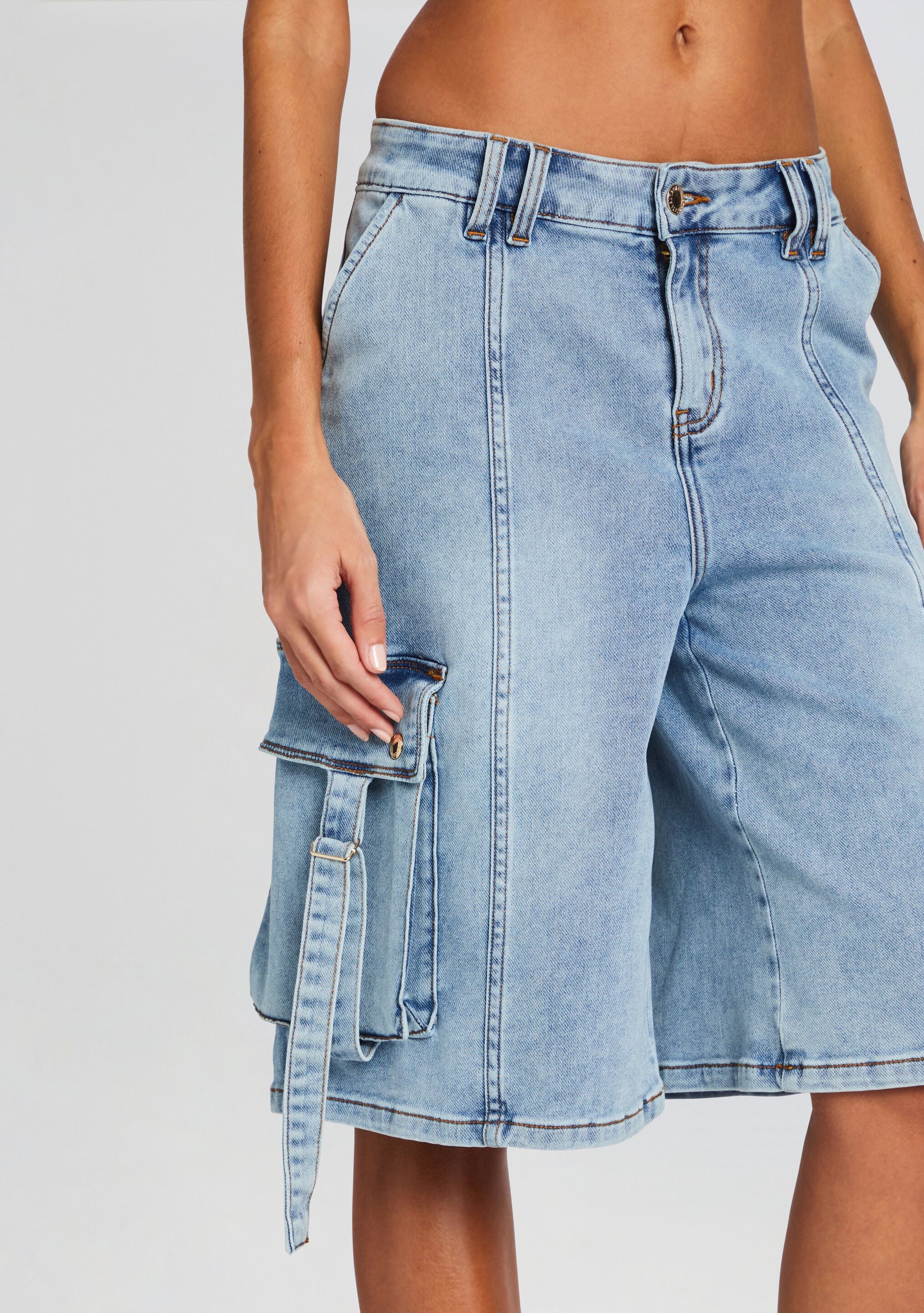 Sarta Cargo Denim Short-Stylulu