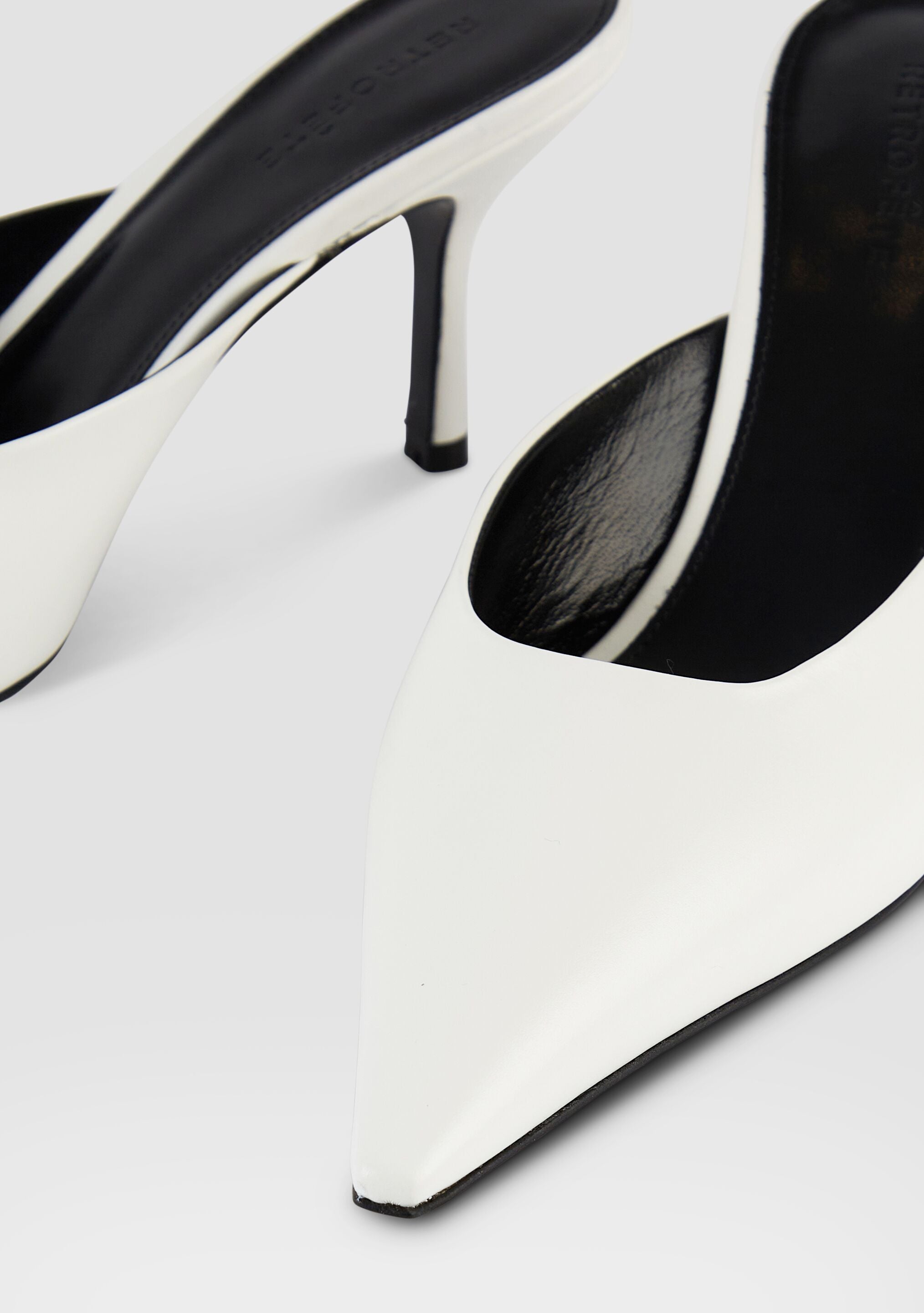 Daphne Leather Mule-Stylulu