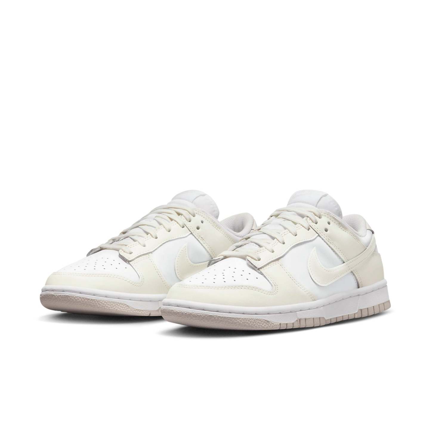 (WMNS) Nkhjgike Dunk Low 'Coconut Milk' DD1503-121