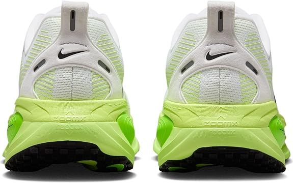 Nkhjgike Men's Vomero 18 Sneaker