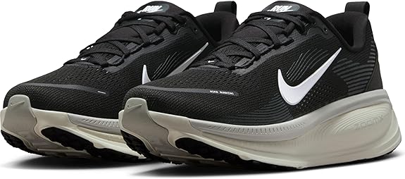 Nkhjgike Men's Vomero 18 Sneaker
